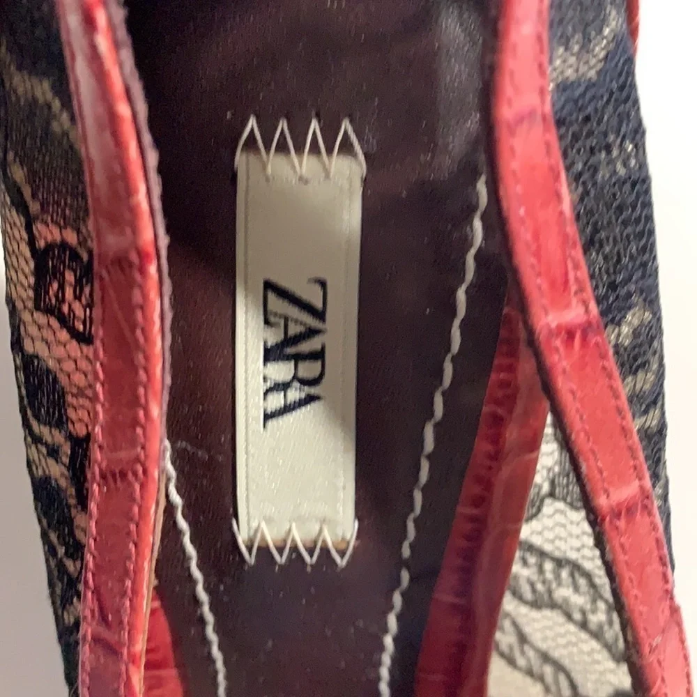 🌹NWOT. Zara Red Animal Print Lace High Heel Shoes. Size 7,5.
